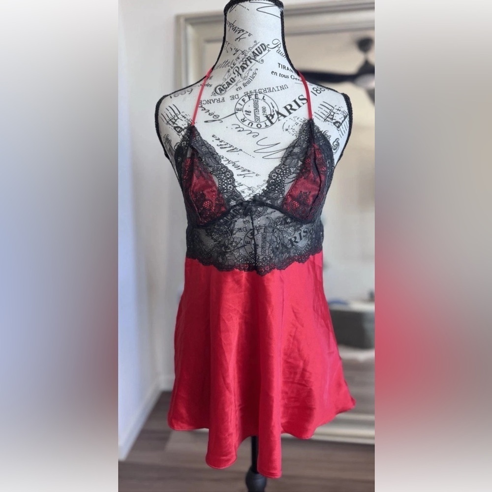 Victoria’s Secret Red Black Satin Halter Chemise Nightie Lace Chest Size M